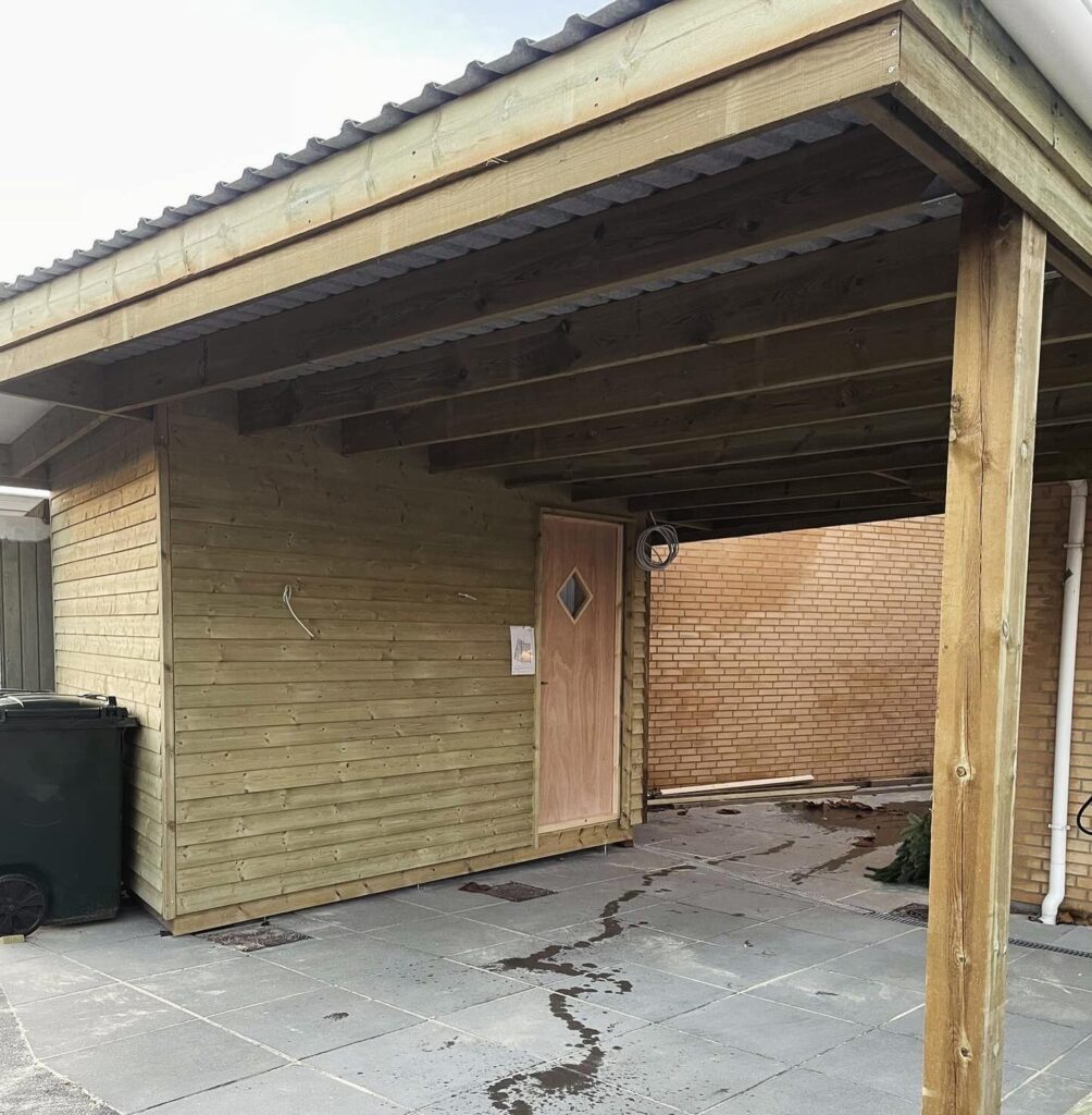 Carport Køge – Nyopført med Skur