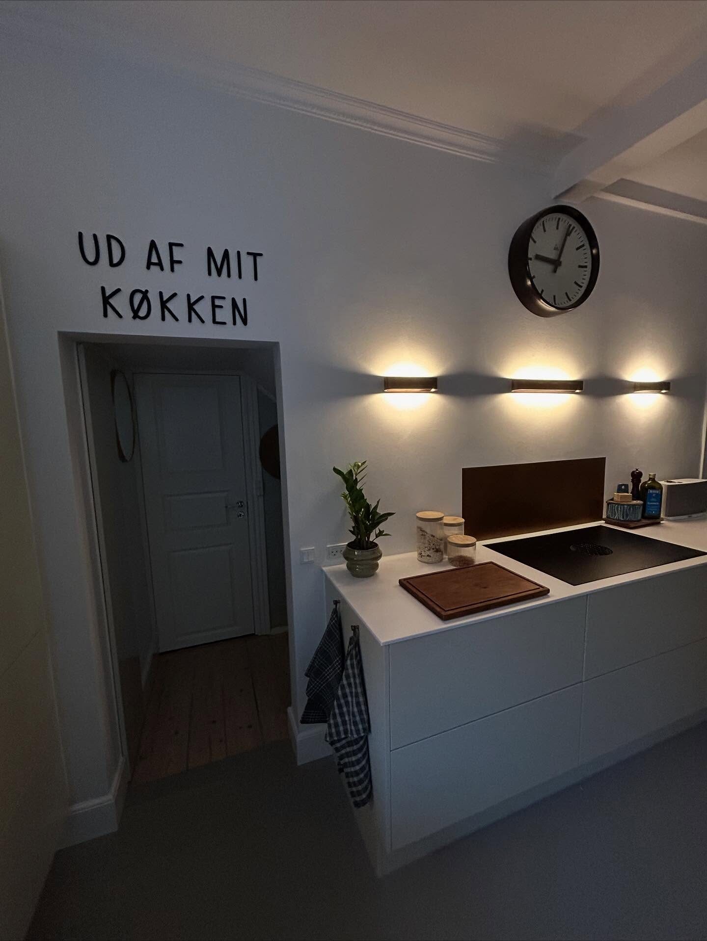 Køkken Amager - Egefiner med Rose Guld Detaljer - Schaefer & Risom