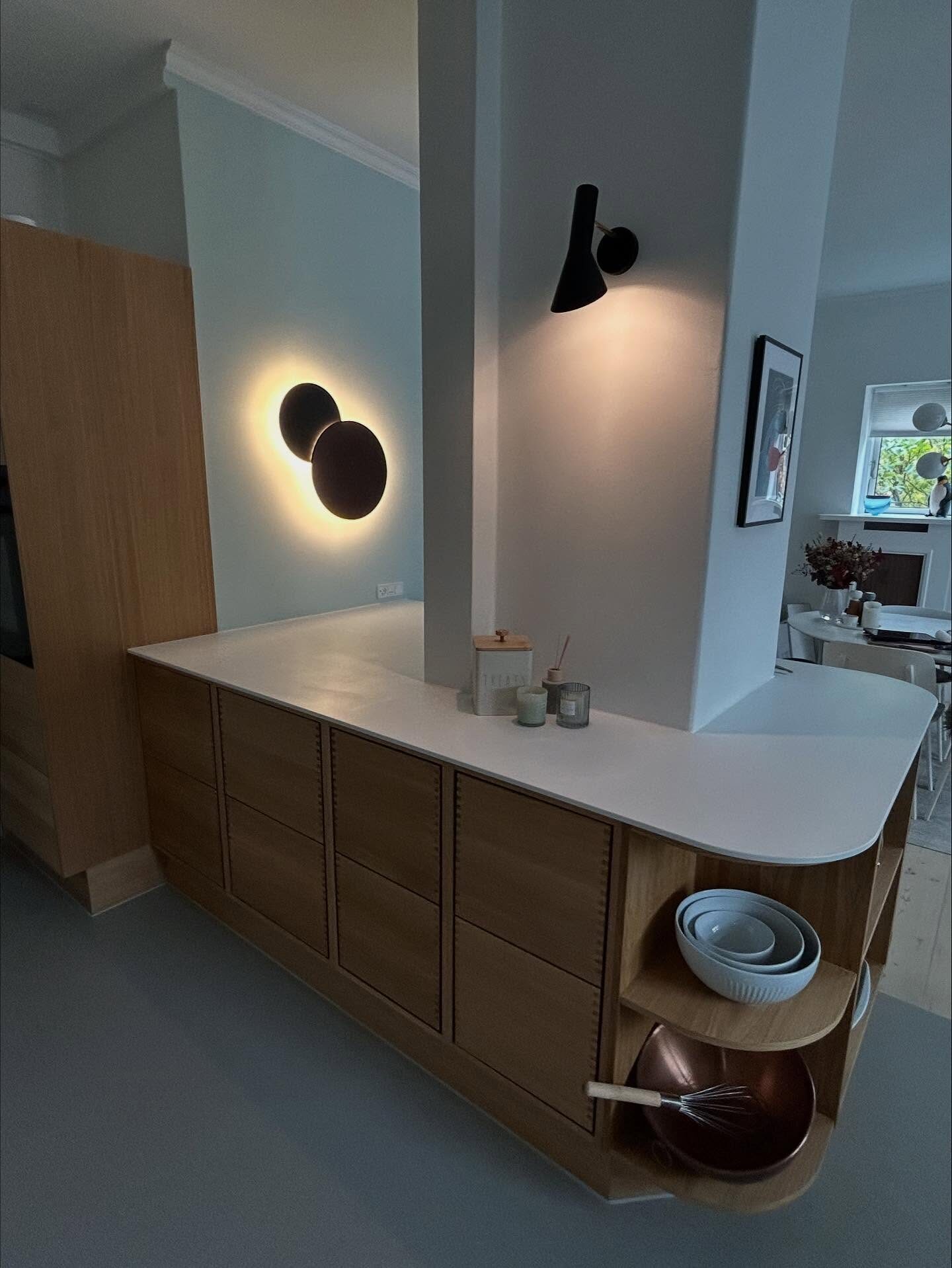 Køkken Amager - Egefiner med Rose Guld Detaljer - Schaefer & Risom